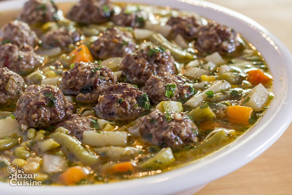 طريقة شوربة الخضار مع كرات اللحم بالشوفان